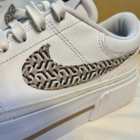 NIKE Women's Court Legacy Lift Platform Casual Sneakers- Size 7-Gently Worn - Picture 3 of 10